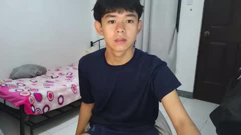 Snapshot of ur_younngtwinkxxx chatting on 19, 1, 2026 Ken online show from 19, 1, 2026