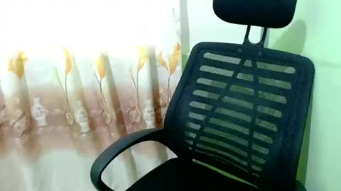 Snapshot of urasian_joy chatting on 24, 10, 2025 urasian_joy online show from 24, 10, 2025