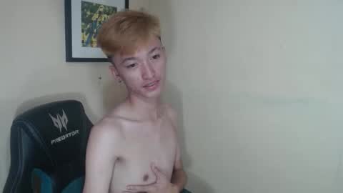 Snapshot of urasian_ladyboyxxx chatting on 23, 4, 2026 urasian_ladyboyxxx online show from 23, 4, 2026