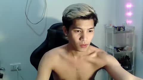 ASIANBBYBOY online show from 5, 11, 2025