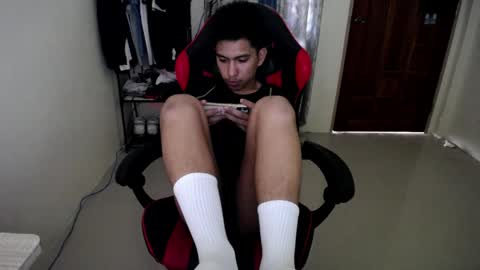Snapshot of urcuteguy_jhonx chatting on 6, 4, 2026 Dannie online show from 6, 4, 2026