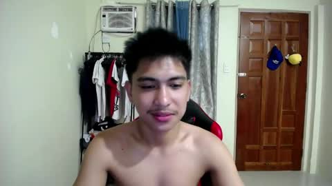 Snapshot of urcuteguy_jhonx chatting on 17, 4, 2026 Dannie online show from 17, 4, 2026