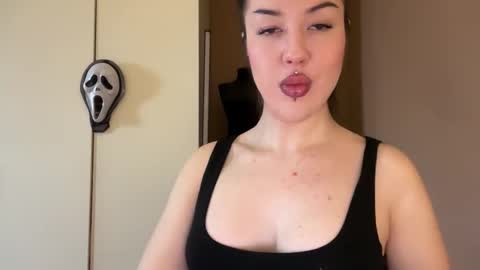 Snapshot of urdevilbaby chatting on 24, 10, 2025 Margo online show from 24, 10, 2025