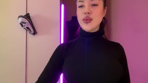 Snapshot of urdevilbaby chatting on 26, 10, 2025 Margo online show from 26, 10, 2025