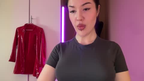 Snapshot of urdevilbaby chatting on 13, 11, 2025 Margo online show from 13, 11, 2025