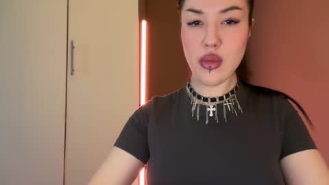 Snapshot of urdevilbaby chatting on 14, 11, 2025 Margo online show from 14, 11, 2025