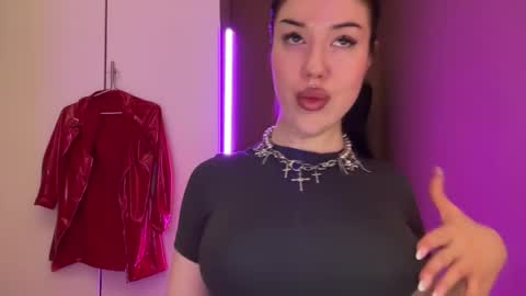 Snapshot of urdevilbaby chatting on 21, 11, 2025 Margo online show from 21, 11, 2025