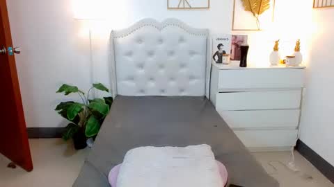 Im your doll maica online show from 11, 3, 2025