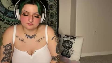 Snapshot of urgaystonergf666 chatting on 28, 11, 2025 sativa raye online show from 28, 11, 2025