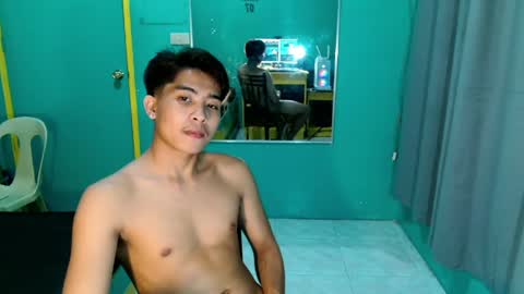 Snapshot of urhot_jeremyxx chatting on 5, 4, 2026 jeremy online show from 5, 4, 2026