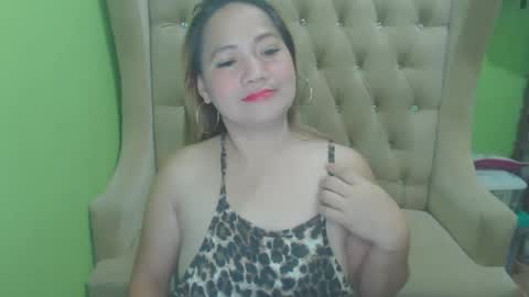 Snapshot of urhotmomzoey chatting on 21, 4, 2026 urhotmomzoey online show from 21, 4, 2026