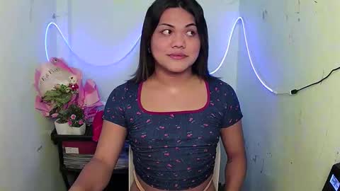 Snapshot of urhottie_bella chatting on 12, 10, 2025 urhottie_bella online show from 12, 10, 2025