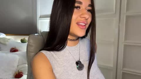 Snapshot of urlillshy chatting on 25, 10, 2025 Kristina online show from 25, 10, 2025