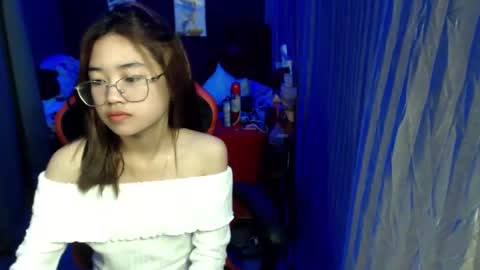 urlovelychinita online show from 10, 1, 2025