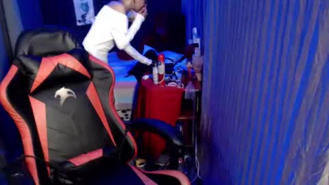 urlovelychinita online show from 11, 1, 2025