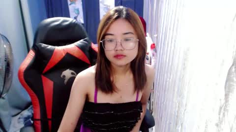 urlovelychinita online show from 17, 1, 2025
