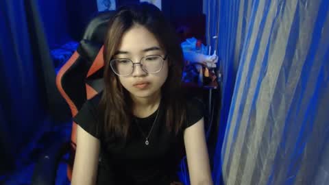 urlovelychinita online show from 1, 2, 2025