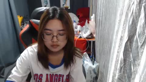 urlovelychinita online show from 2, 3, 2025