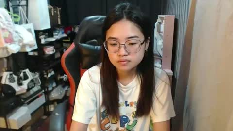 urlovelychinita online show from 10, 10, 2025