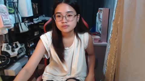 urlovelychinita online show from 13, 10, 2025