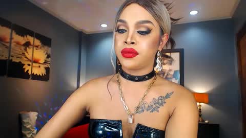 UrMajestyTyra online show from 19, 1, 2025