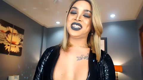 UrMajestyTyra online show from 4, 2, 2025