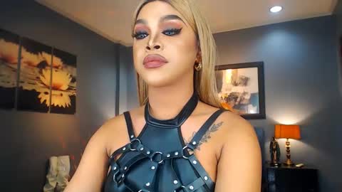 UrMajestyTyra online show from 12, 3, 2025