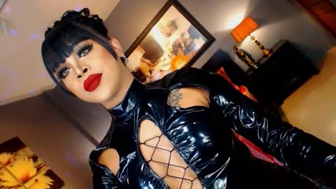 UrMajestyTyra online show from 10, 11, 2025