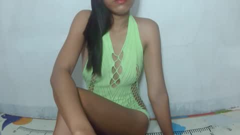 Snapshot of urmorenasexygirl4u chatting on 22, 4, 2026 It me SHELLA online show from 22, 4, 2026