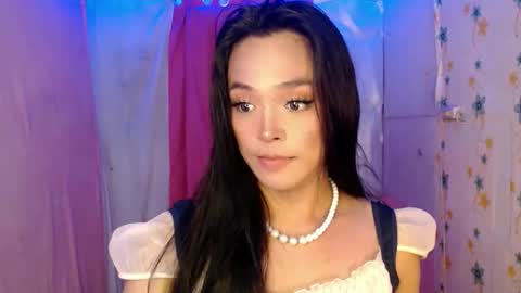Snapshot of ursexy_debra chatting on 8, 4, 2026 TYRA online show from 8, 4, 2026