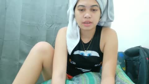 Snapshot of ursexy_pinay_skinny chatting on 25, 4, 2026 im jenny online show from 25, 4, 2026