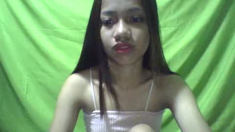 Snapshot of ursexydoll18 chatting on 21, 1, 2025 Darlyn room online show from 21, 1, 2025