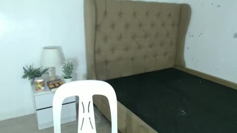 JUST CALL ME KRISTEN online show from 28, 10, 2025