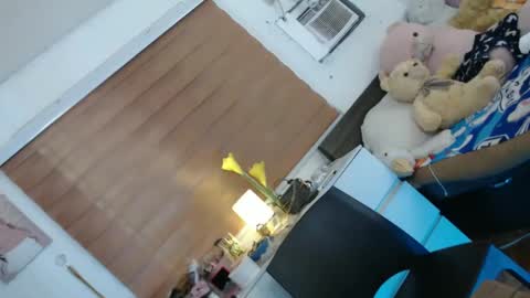 Snapshot of urtransbarbiecum chatting on 1, 2, 2025 KIM online show from 1, 2, 2025
