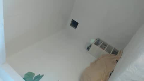 Snapshot of urtransbarbiecum chatting on 19, 4, 2026 KIM online show from 19, 4, 2026