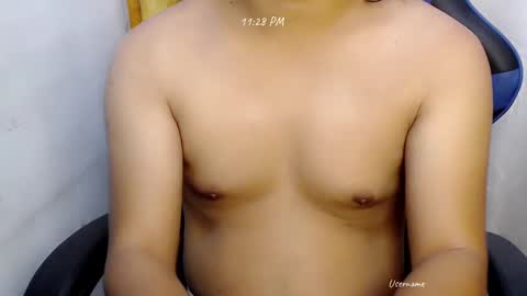 Snapshot of urwildpinayxxx chatting on 28, 2, 2025 melody online show from 28, 2, 2025