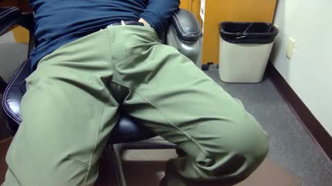 Snapshot of useemie chatting on 27, 10, 2025 useemie online show from 27, 10, 2025