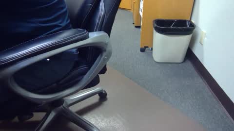 Snapshot of useemie chatting on 28, 10, 2025 useemie online show from 28, 10, 2025