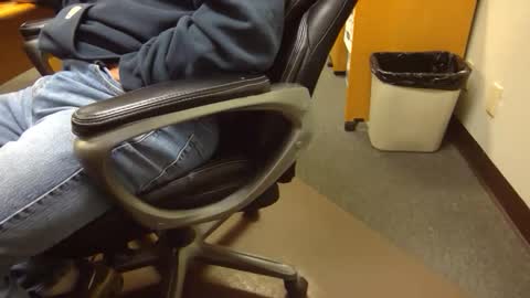 Snapshot of useemie chatting on 10, 4, 2026 useemie online show from 10, 4, 2026