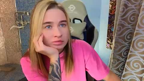 Leila online show from 3, 10, 2025