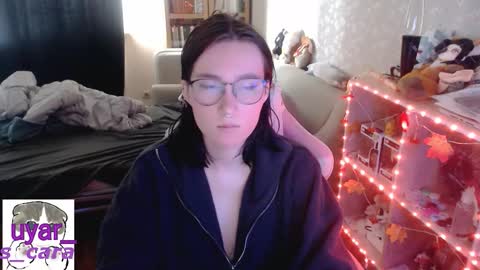 Snapshot of uyar_ chatting on 19, 10, 2025 Cara online show from 19, 10, 2025