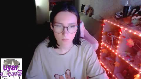 Snapshot of uyar_ chatting on 23, 10, 2025 Cara online show from 23, 10, 2025