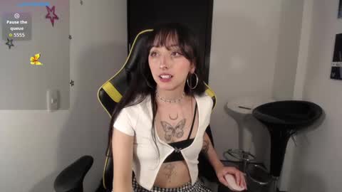 Snapshot of v1cky_ chatting on 12, 10, 2025 v1cky_ online show from 12, 10, 2025