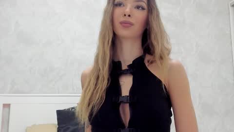 Mia online show from 27, 10, 2025