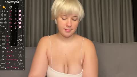 Snapshot of vaeeeliixx chatting on 31, 5, 2026 eva online show from 31, 5, 2026