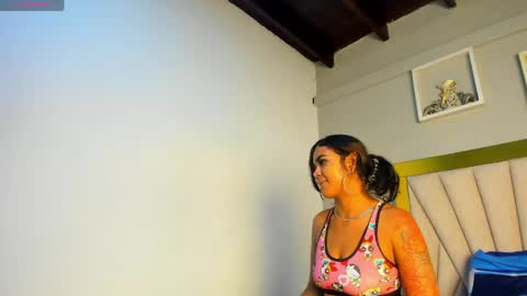 Snapshot of vahiolet_fuentes chatting on 25, 4, 2026 vahioleth online show from 25, 4, 2026