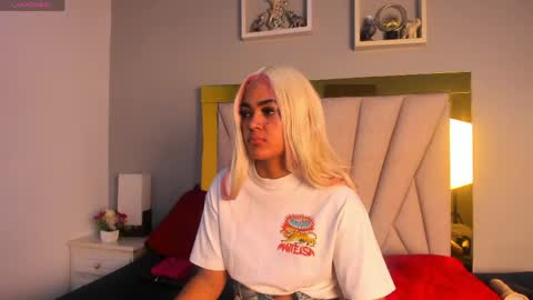Snapshot of vahiolet_fuentes chatting on 8, 5, 2026 vahioleth online show from 8, 5, 2026