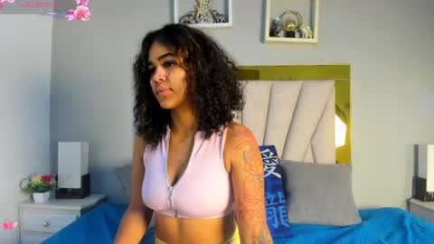 Snapshot of vahiolet_fuentes chatting on 25, 6, 2026 vahioleth online show from 25, 6, 2026
