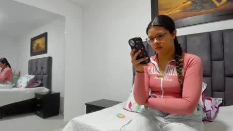 Vahiolet smith online show from 2, 6, 2026