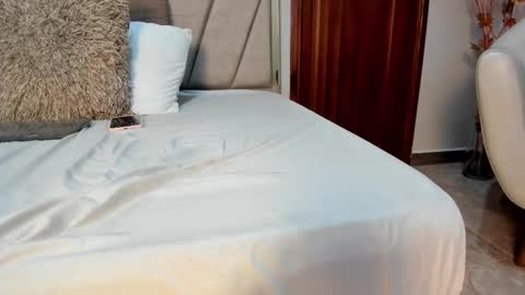 Snapshot of vaialowell chatting on 14, 2, 2026 VaiaLowell online show from 14, 2, 2026